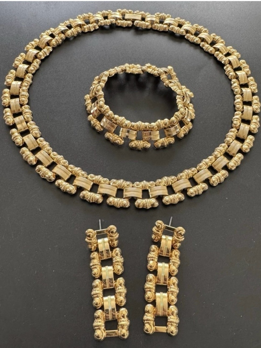 Vintage Book Chain Gold Tone Necklace Set Embossed Link Bracelet Choker Earrings